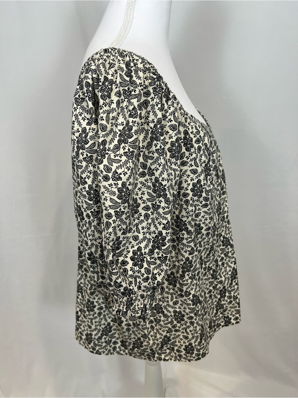 a.n.a Black Floral Cream Square-Neck Blouse - Picture 10 of 11